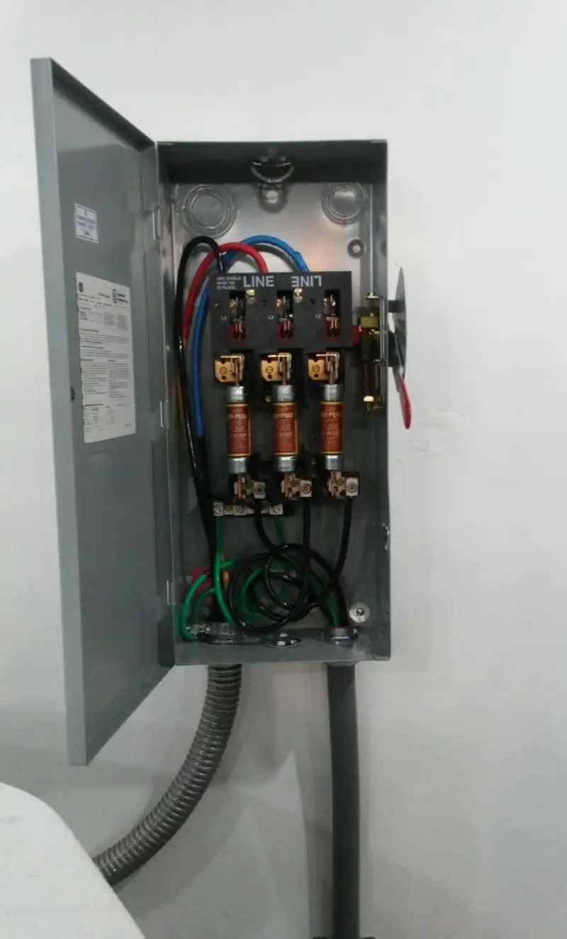 Three-phase disconnect switch installed for Smoke Detector Installation in Beaver
